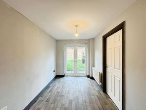 Photo 8- click for photo gallery